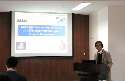 井上俊英博士（右）