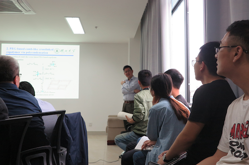 施德安教授与师生交流