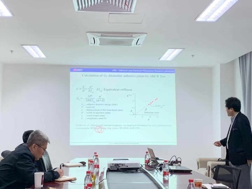堀内 伸教授现场图